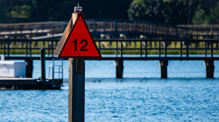 What Does A Day Beacon Mean In Boating & How Is It Different From A Buoy?