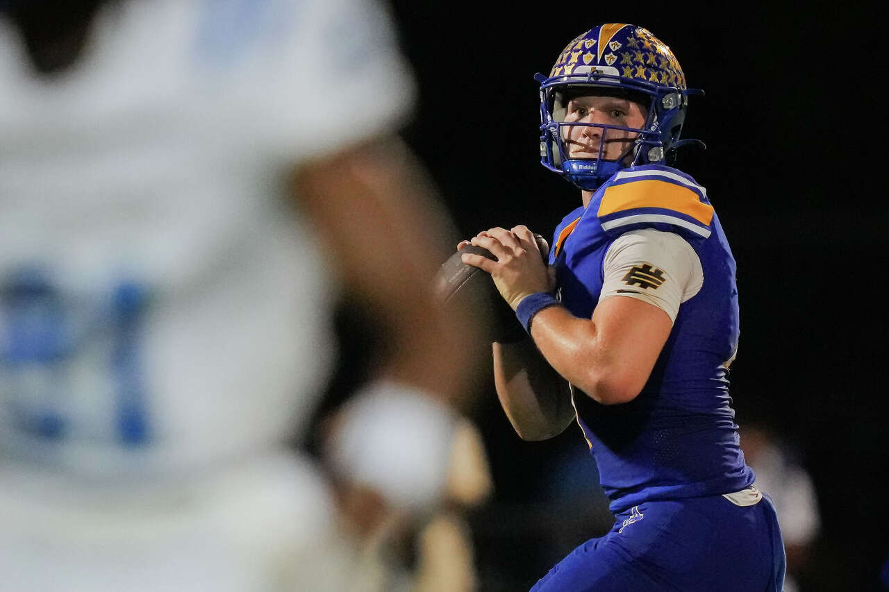 Anderson QB Cove Darbyshire named Week 9 Central Texas high school ...