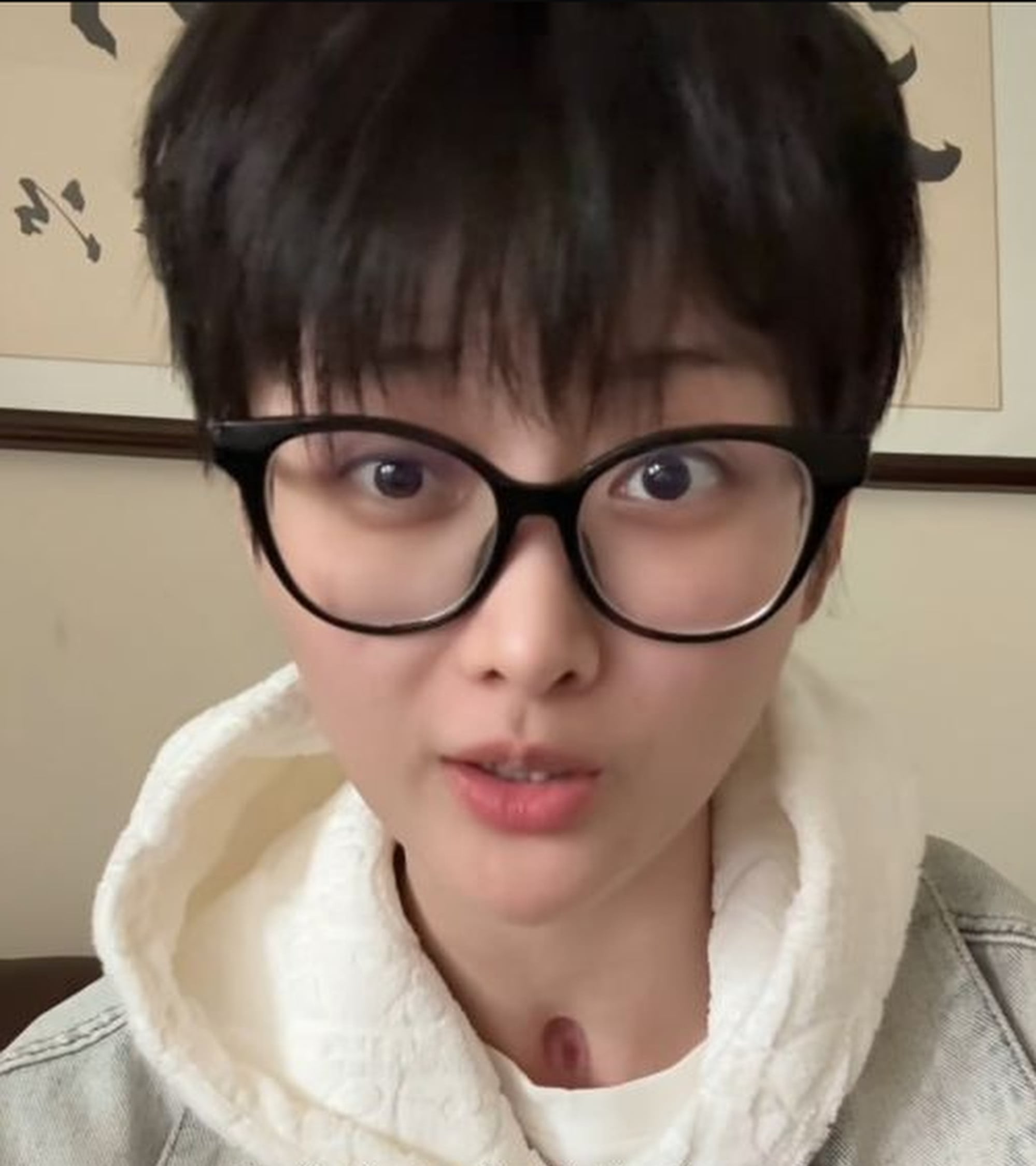 SCMP - Chinese influencer who survived 35-floor fall returns to social ...
