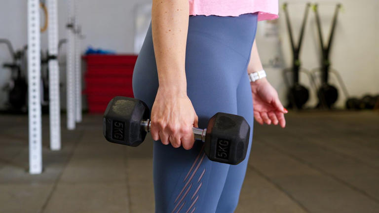 5 standing exercises that strengthen your abs better than crunches
