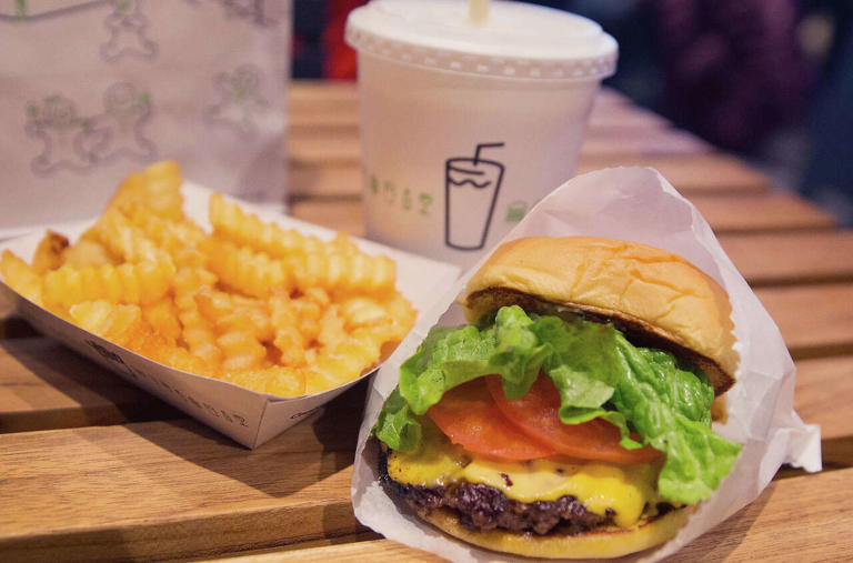 P Terry's vs. In-N-Out: Who is Texas' No. 2 favorite burger joint