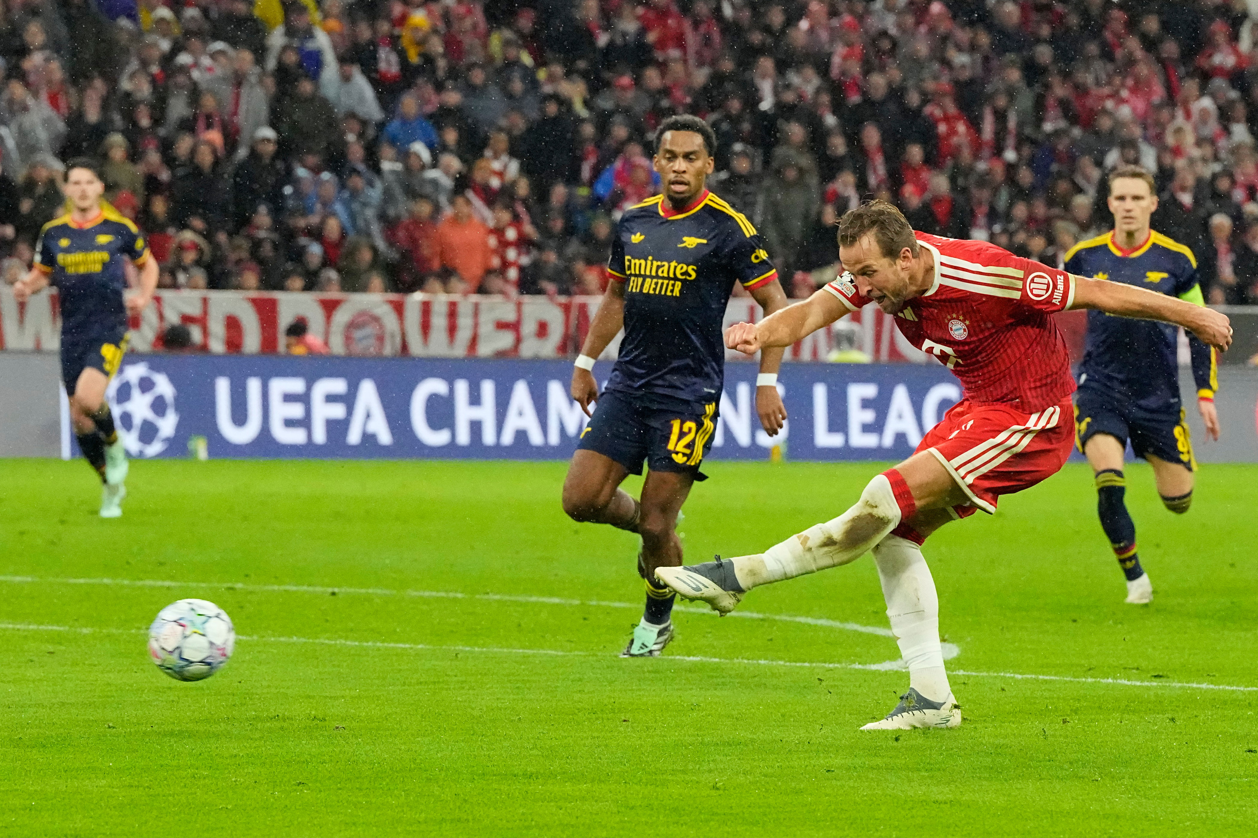 Harry Kane has a big night in Bayern Munich's 2-2 draw with Arsenal in ...