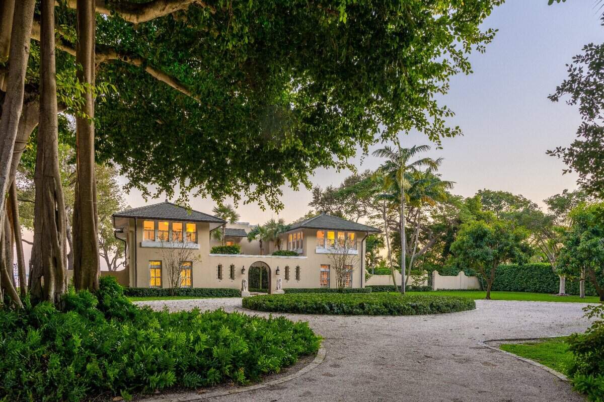 Billionaire's plan to move historic Grove home is a step closer. What's ...