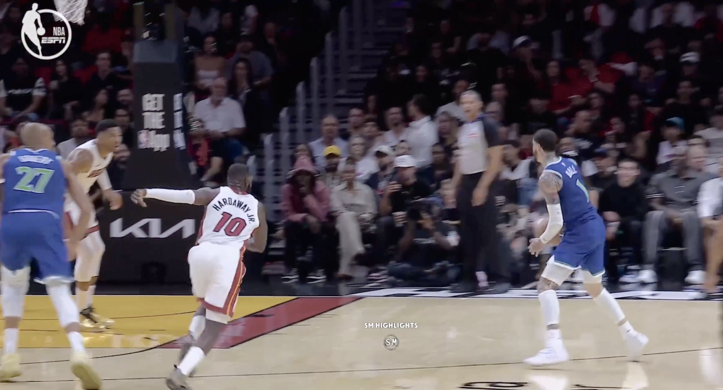ESPN announcers incredulous over non-call