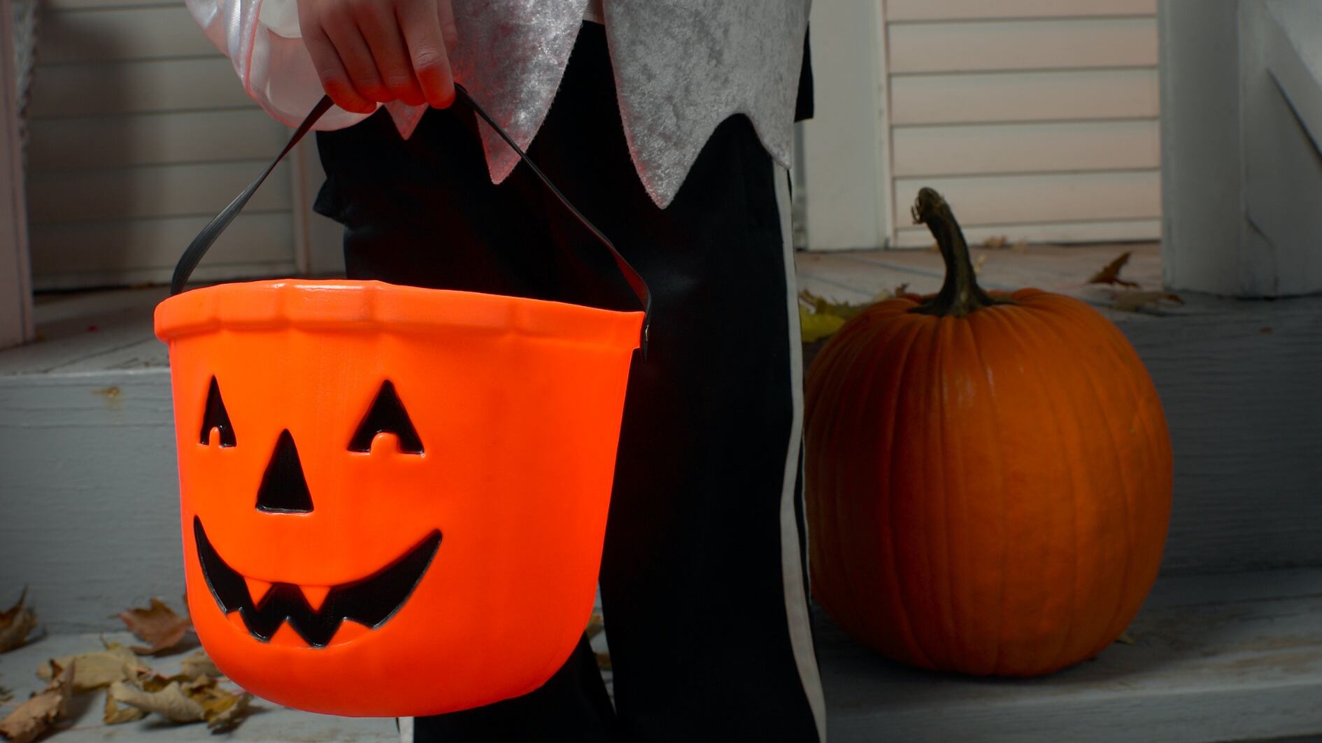 Christian County deputies to check on 67 sex offenders on Halloween