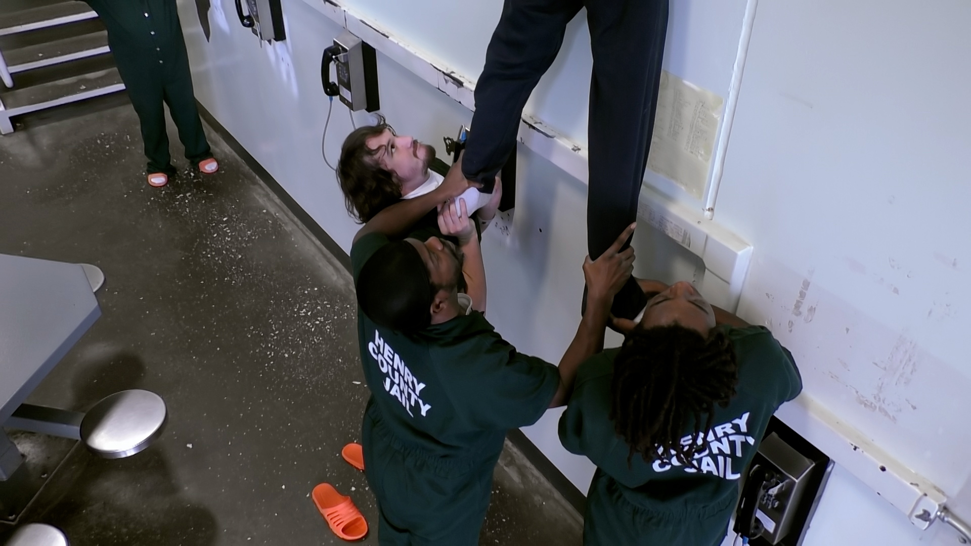 Inmates fight over what to watch on TV | 60 Days In