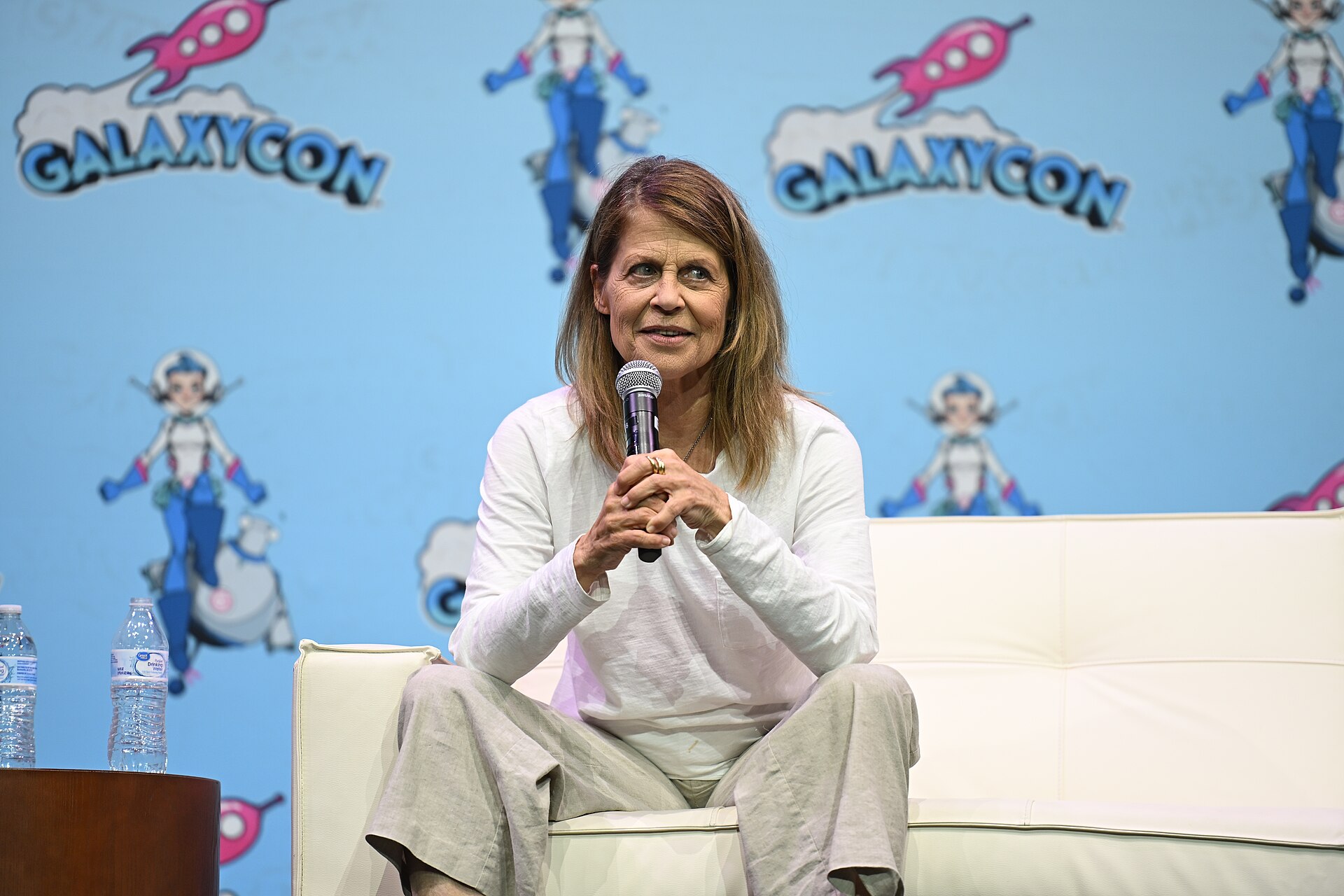 Linda Hamilton says 'I'm out' as James Cameron writes new Terminator film