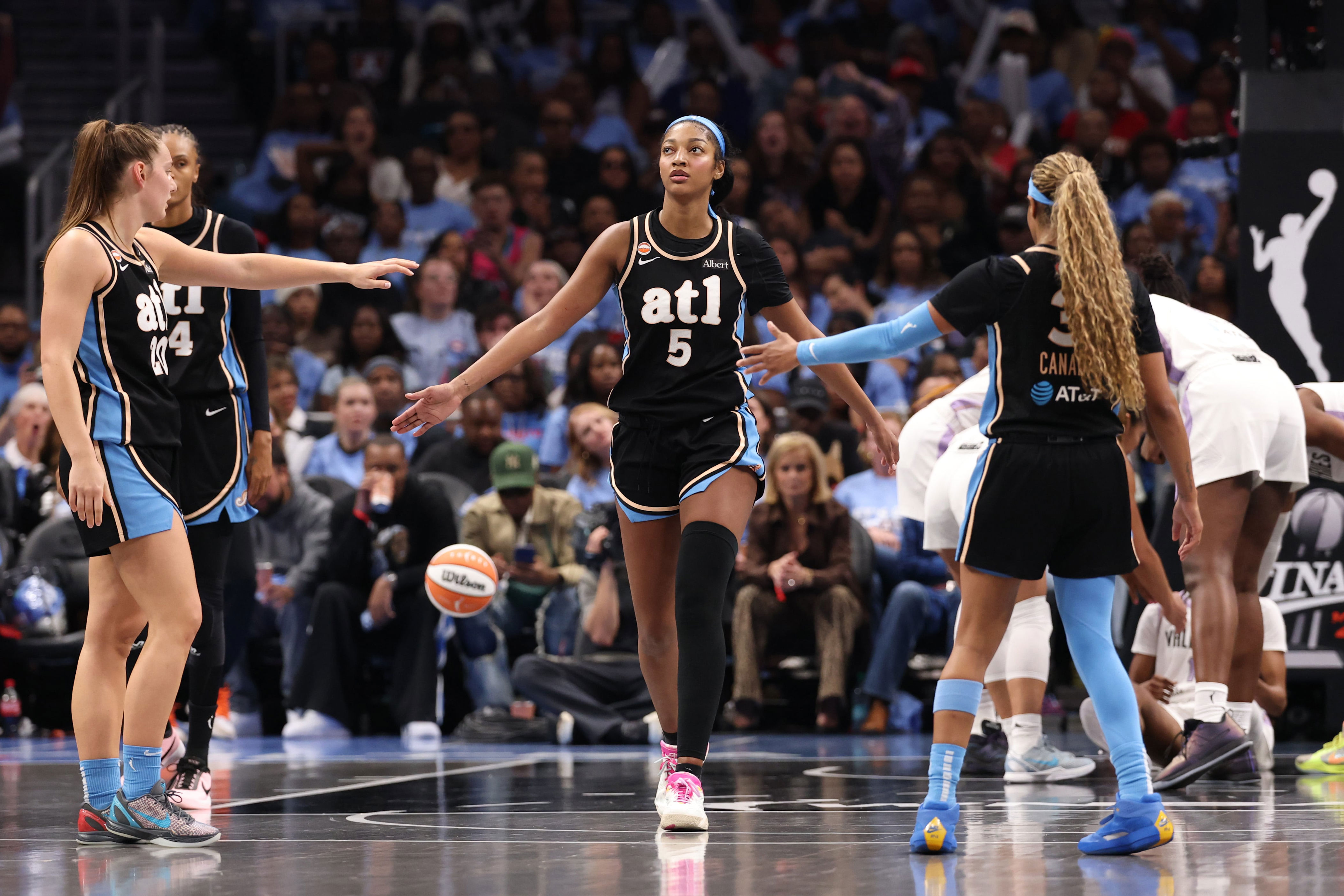 Atlanta Dream win game 3 of WNBA finals
