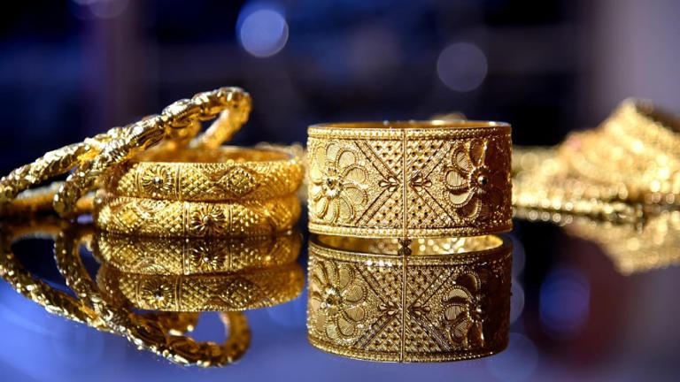 Gold, silver prices today, October 22: Check new rates in Delhi, Mumbai ...