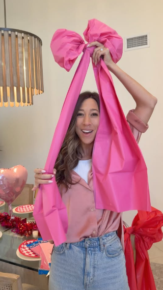 DIY tablecloth bows for cute and affordable home decor