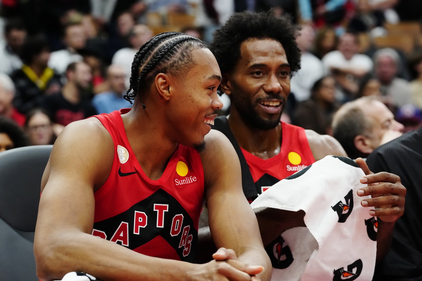 Excitement high as Kawhi Leonard makes Toronto Raptors regular-season debut