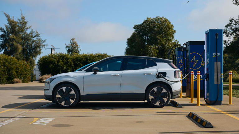 Used car prices fall as Chinese brands and EVs lose value faster