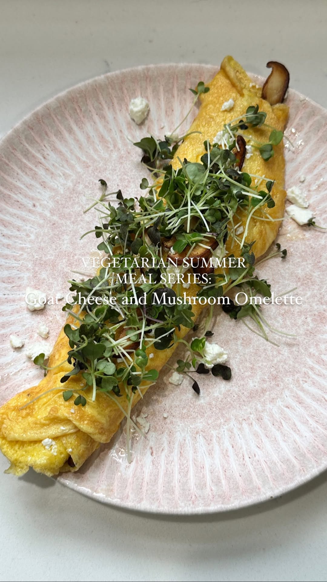 Goat cheese and mushroom omelette for a balanced breakfast