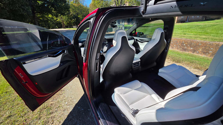 Payne: Back to the future in the 2017 Tesla Model X P100D
