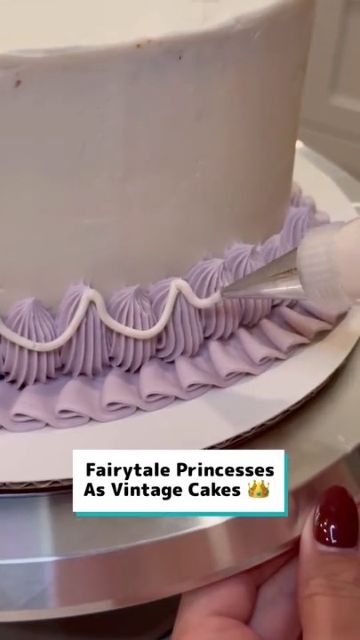 S08E63 - Disney princesses as vintage cakes