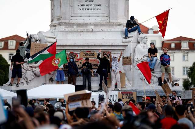 Portugal protesters pitch tents in Lisbon and Porto as rents triple ...