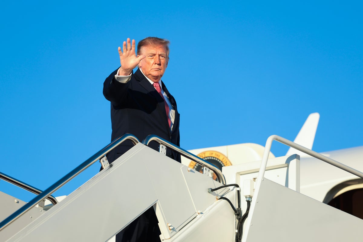 Trump kicks The Independent from Air Force One after Oval Office