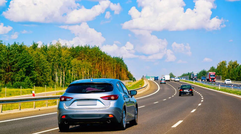 1 in 4 new-car buyers is now signing a 7-year loan: Here's the cost