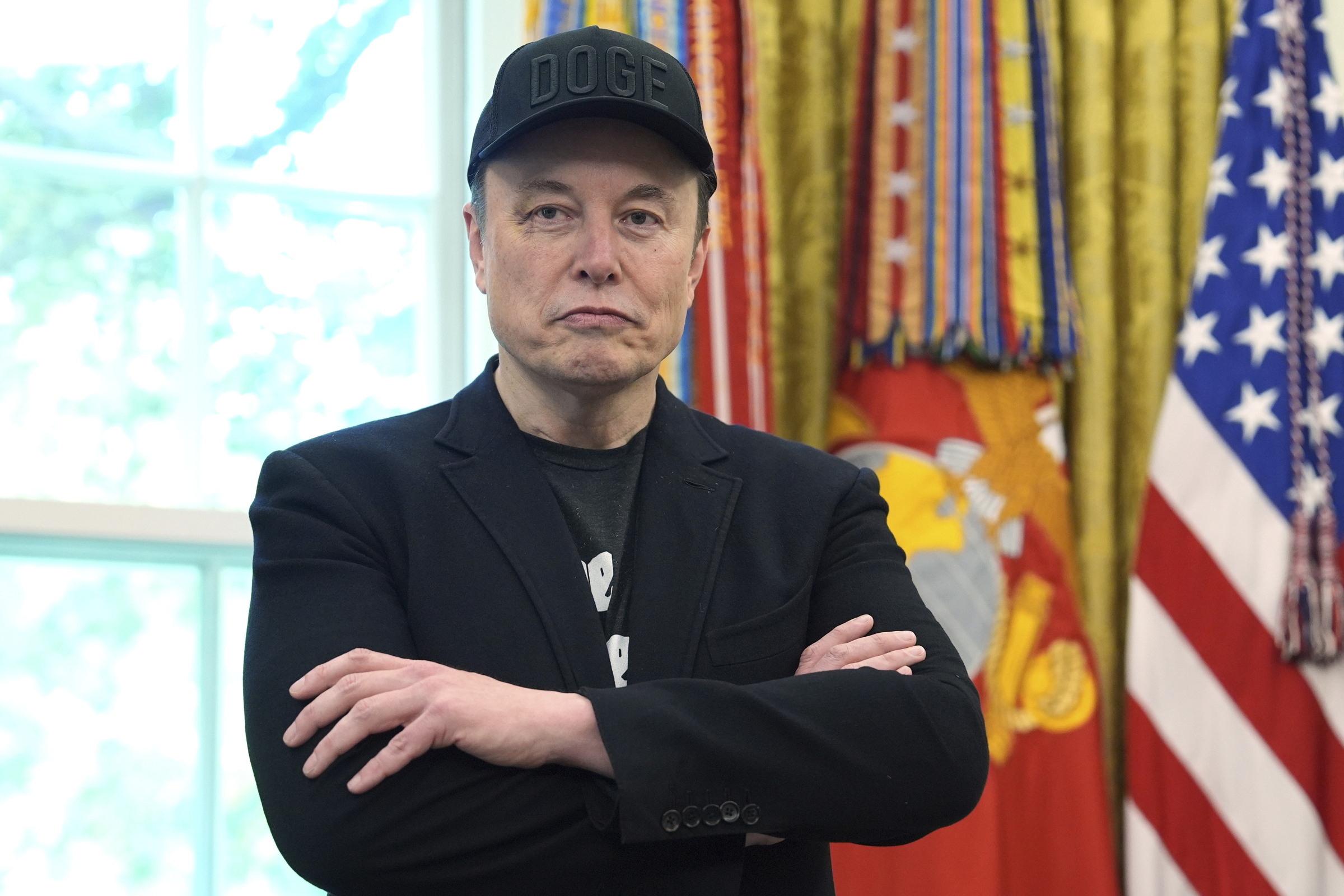 Elon Musk dọa đáp trả trước nguy cơ bị điều tra