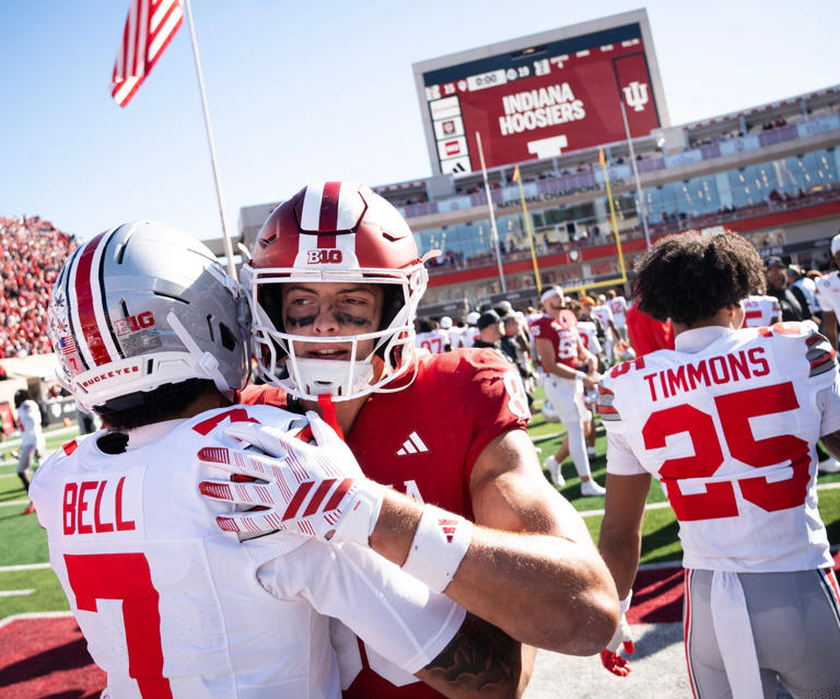 Indiana's Charlie Becker apologizes to Ryan Day for obscene gesture