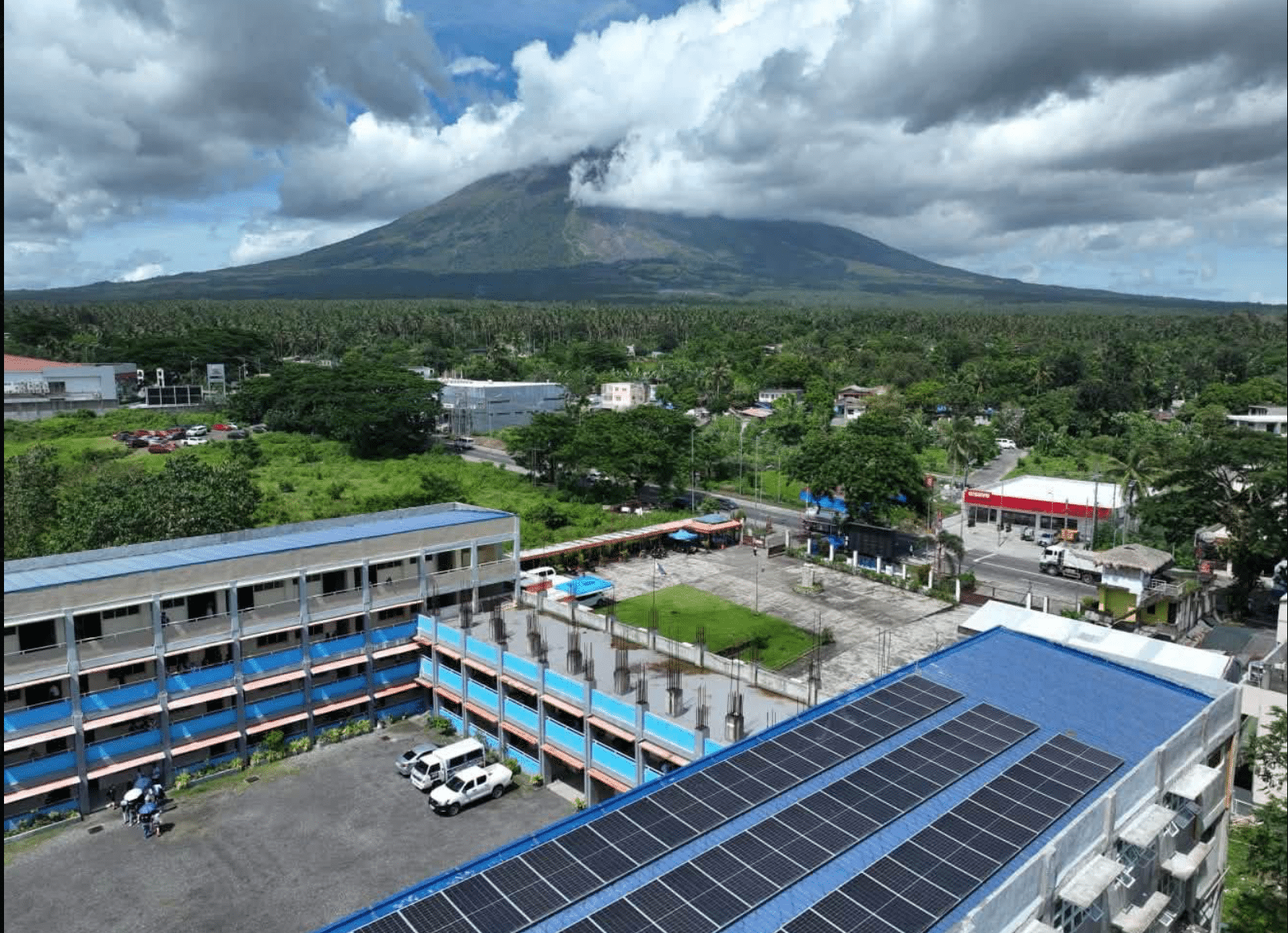 Daraga college goes green with solar-powered building in Albay