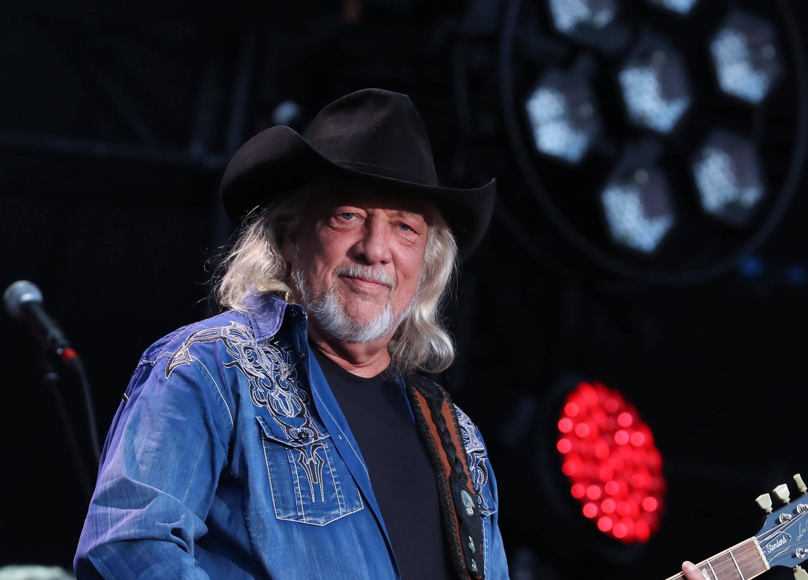 Country music icon John Anderson dead at 71