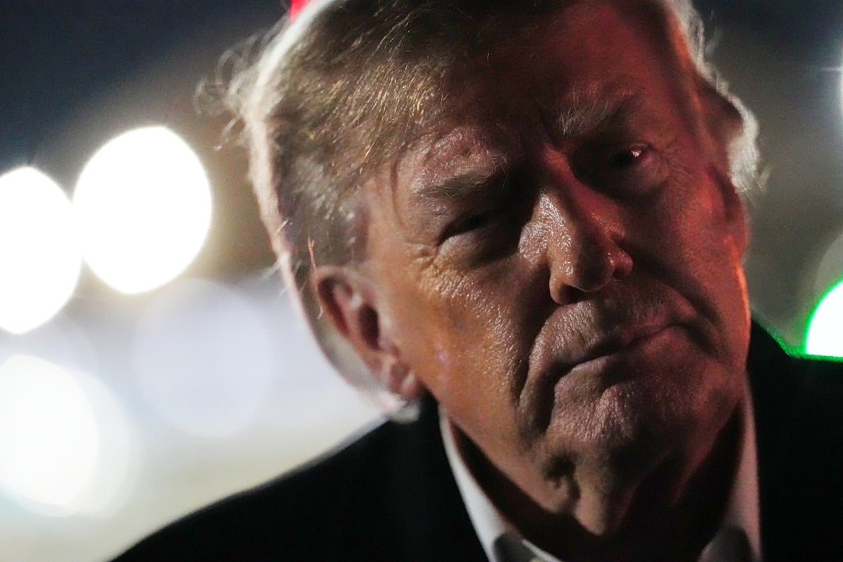 Trump orders diplomats to leave embassies in Middle East