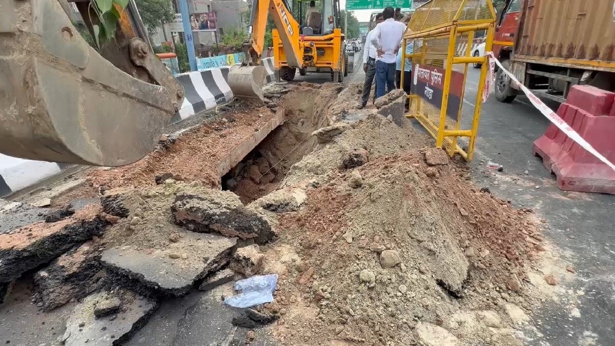 Noida elevated road shut after another pothole in a week, leads to huge ...