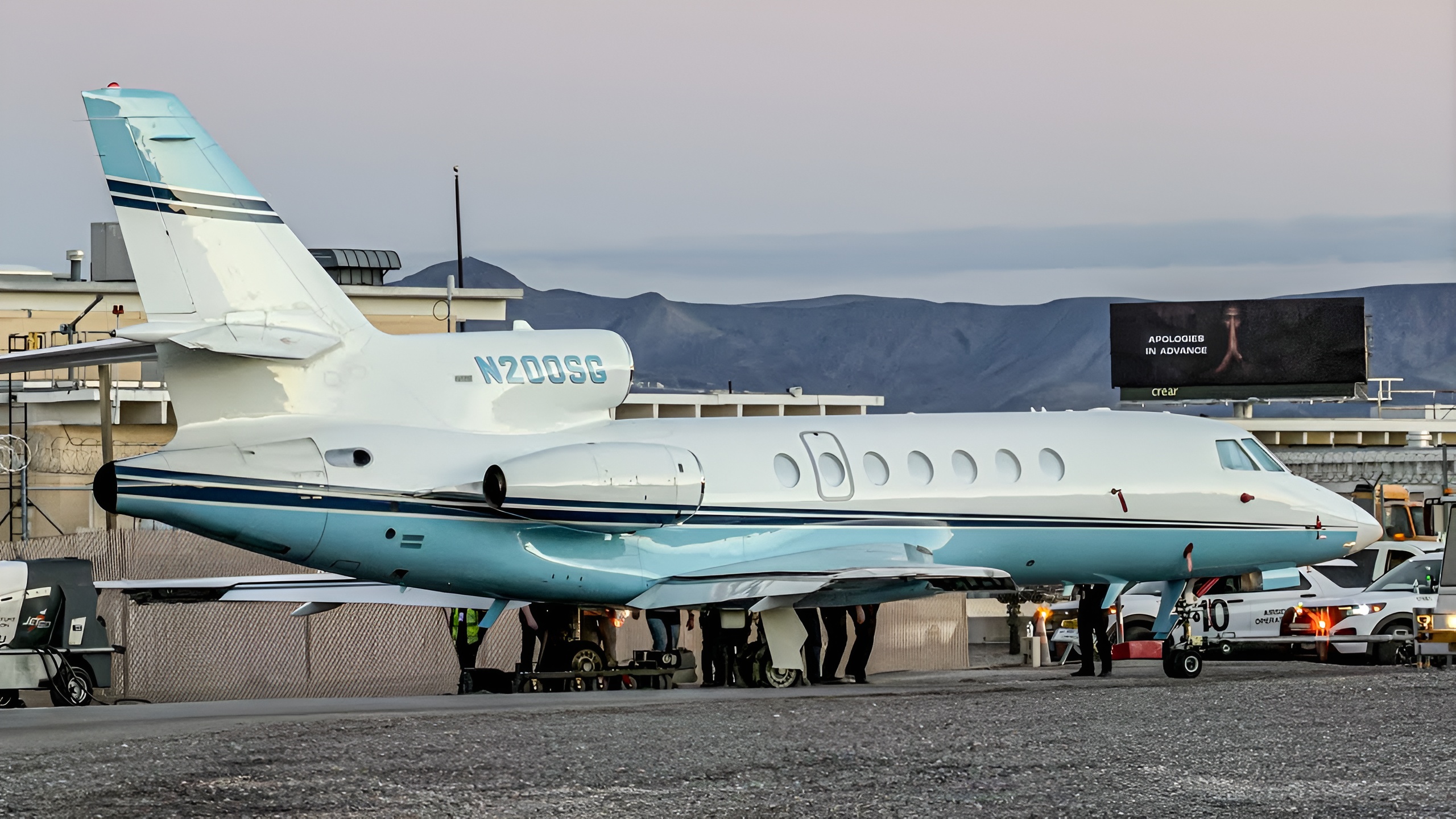FAA investigates Falcon 50 overrun at Harry Reid; eight aboard uninjured