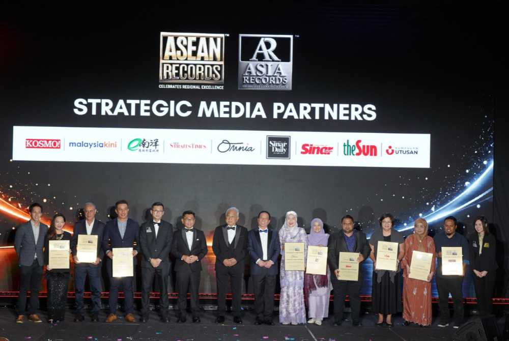 205 records celebrated at ASEAN Records, Asia Records gala night