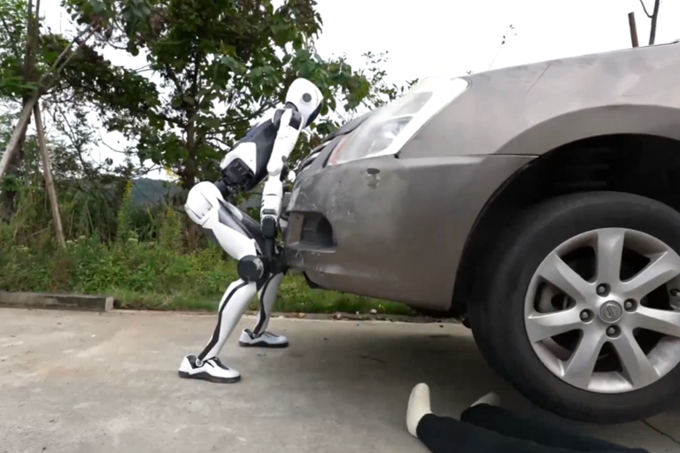 Robotics firm unveils personal bodyguard droid with extreme strength