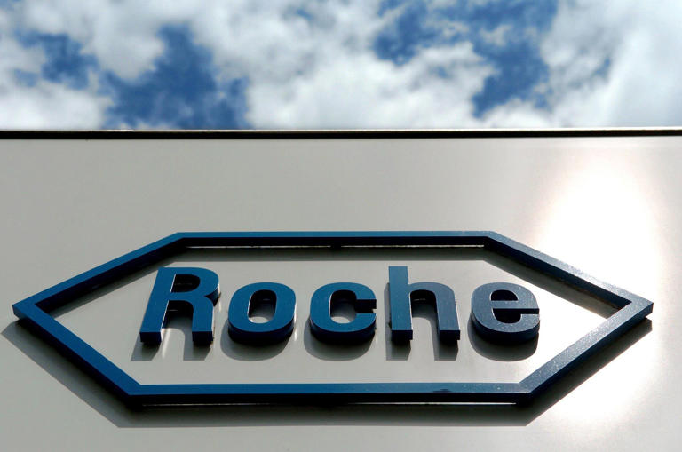 Roche posts strong sales growth, maintains full-year forecast