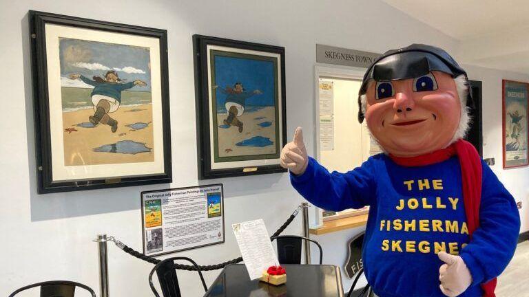 Jolly Fisherman art deteriorating due to sea air