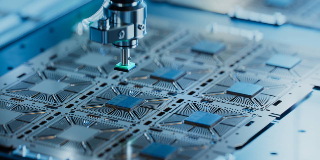 Investors piled a record sum into a leveraged semiconductor ETF last week. Things didn't work out.
