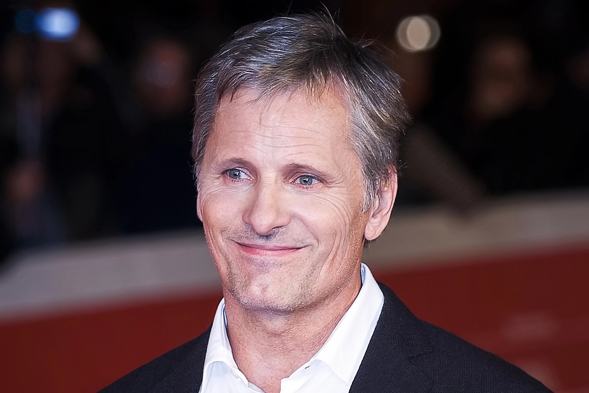 Viggo Mortensen resurfaces in LOTR casting controversy — Jamie Dornan ...