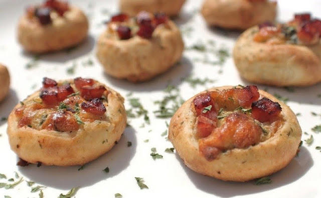 Bacon brie bites