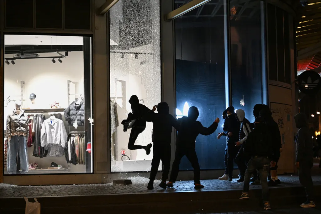Le Pen ally blames ‘traditional right-wing’ for riots because they ...