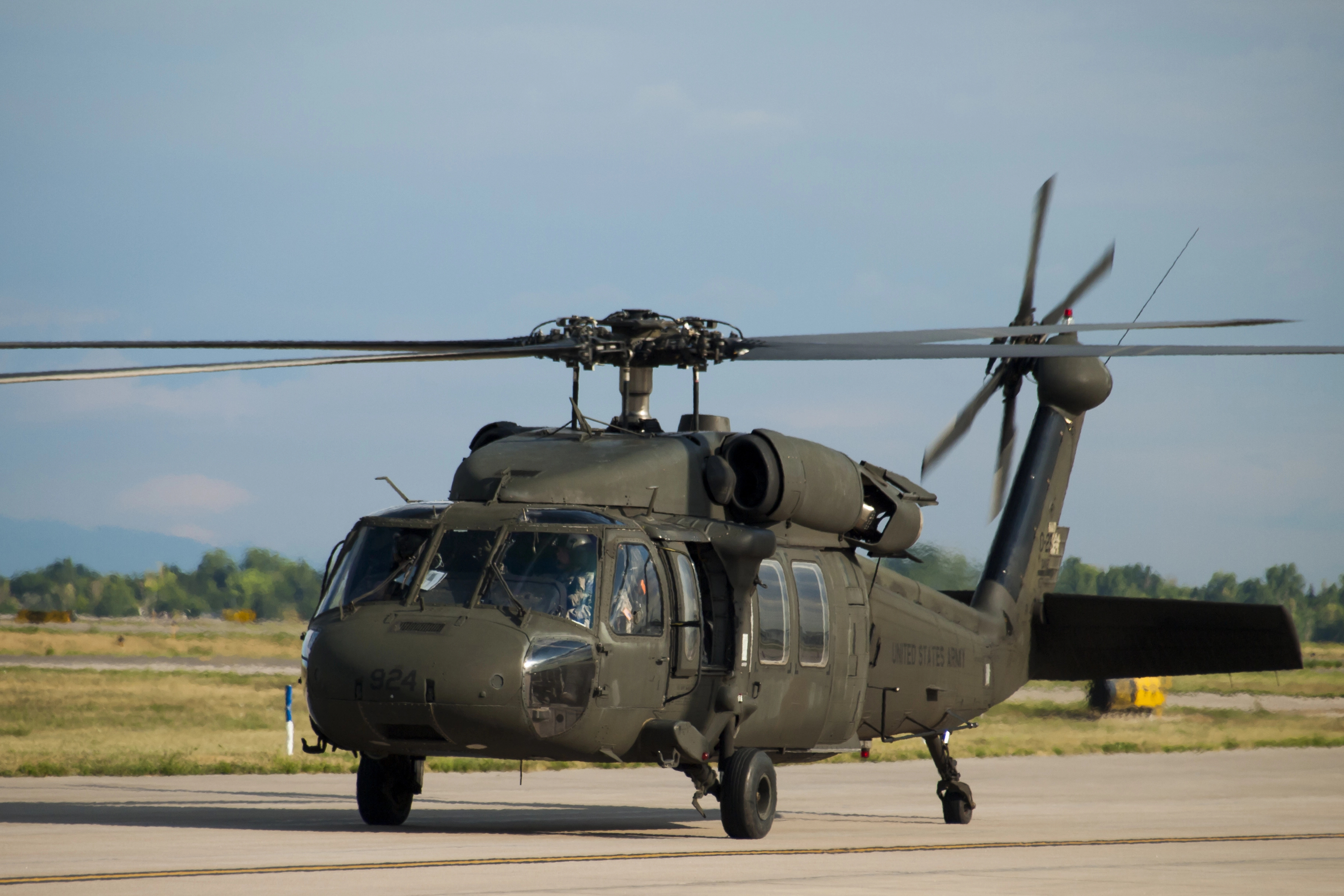Canada reportedly pauses 16 Black Hawks, leaving helicopter replacement ...