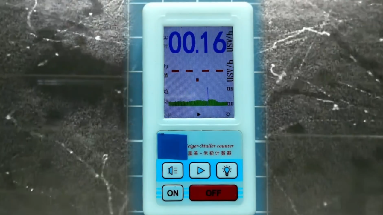 Comparing ground and in flight radiation with a Geiger counter