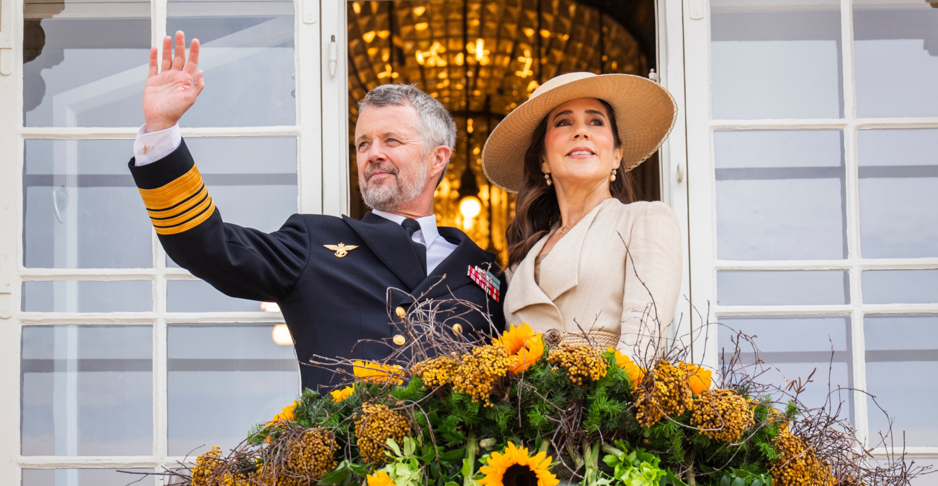 Deze Australiër werd verliefd op een toerist, en nu is ze een koningin