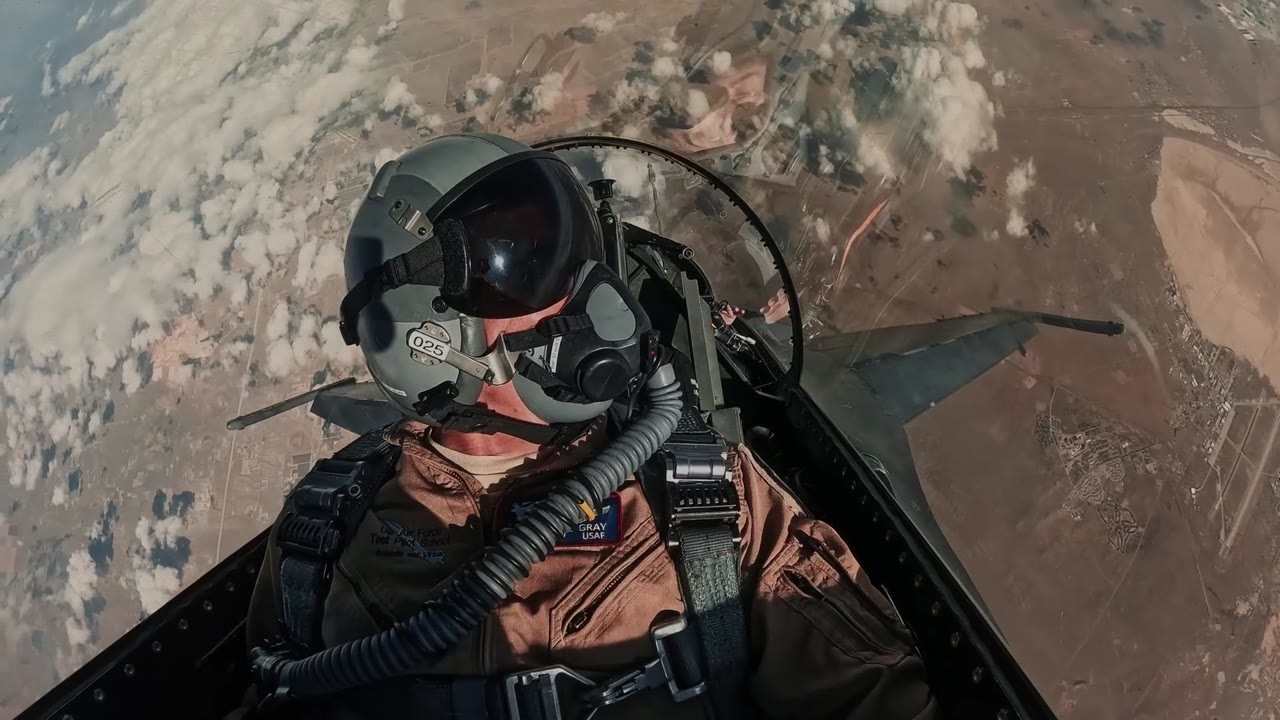 Watch an F-16 enter an inverted deep stall above 30,000 feet