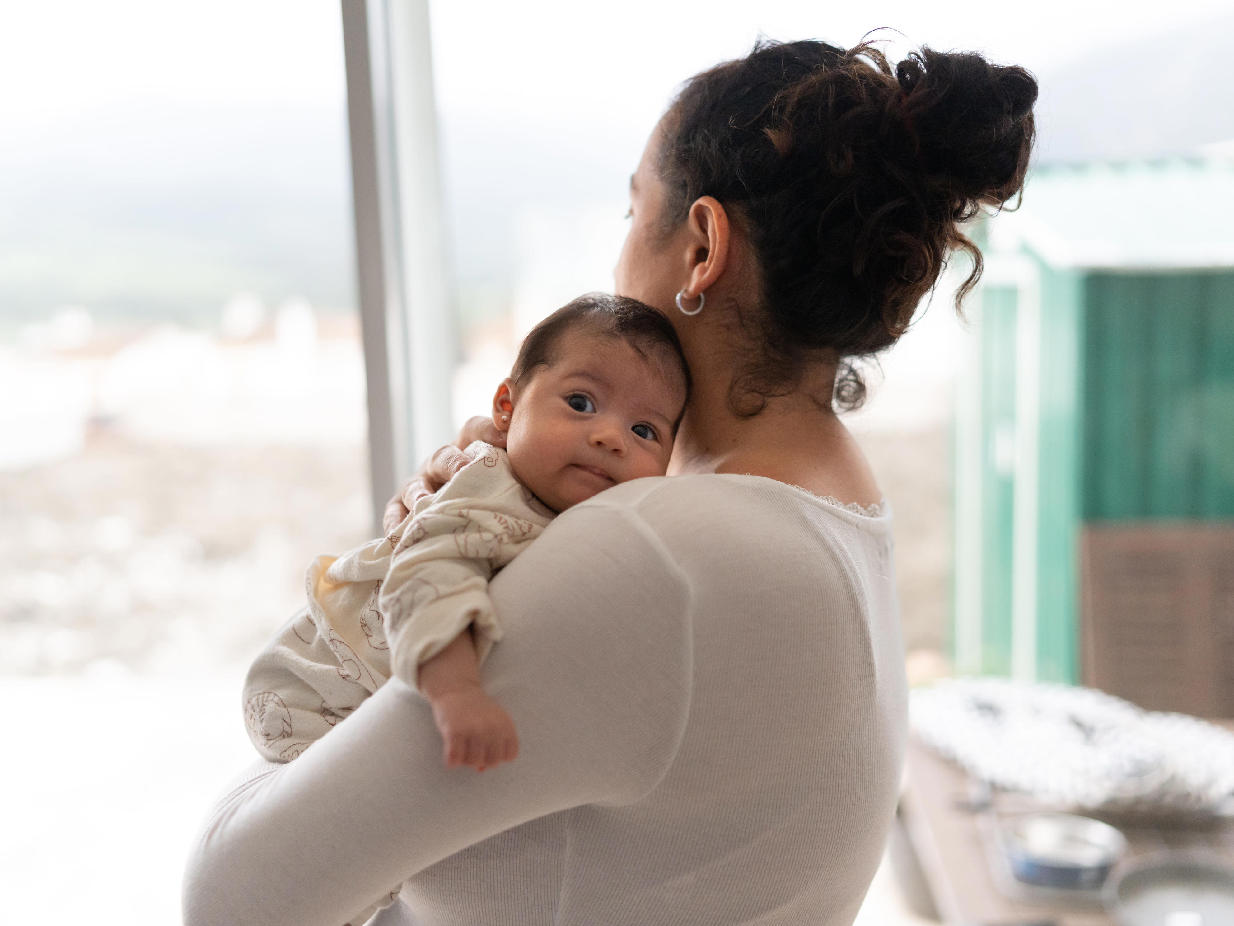 One chart shows how Gen Zers are way less likely to have kids than ...
