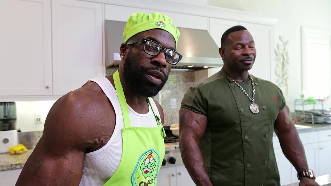 Kali Muscle cooks veggies with ChefRush (part 3)