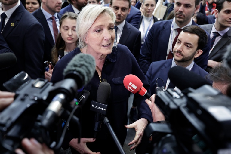 Autour de Marine Le Pen, la lutte des places a commencé