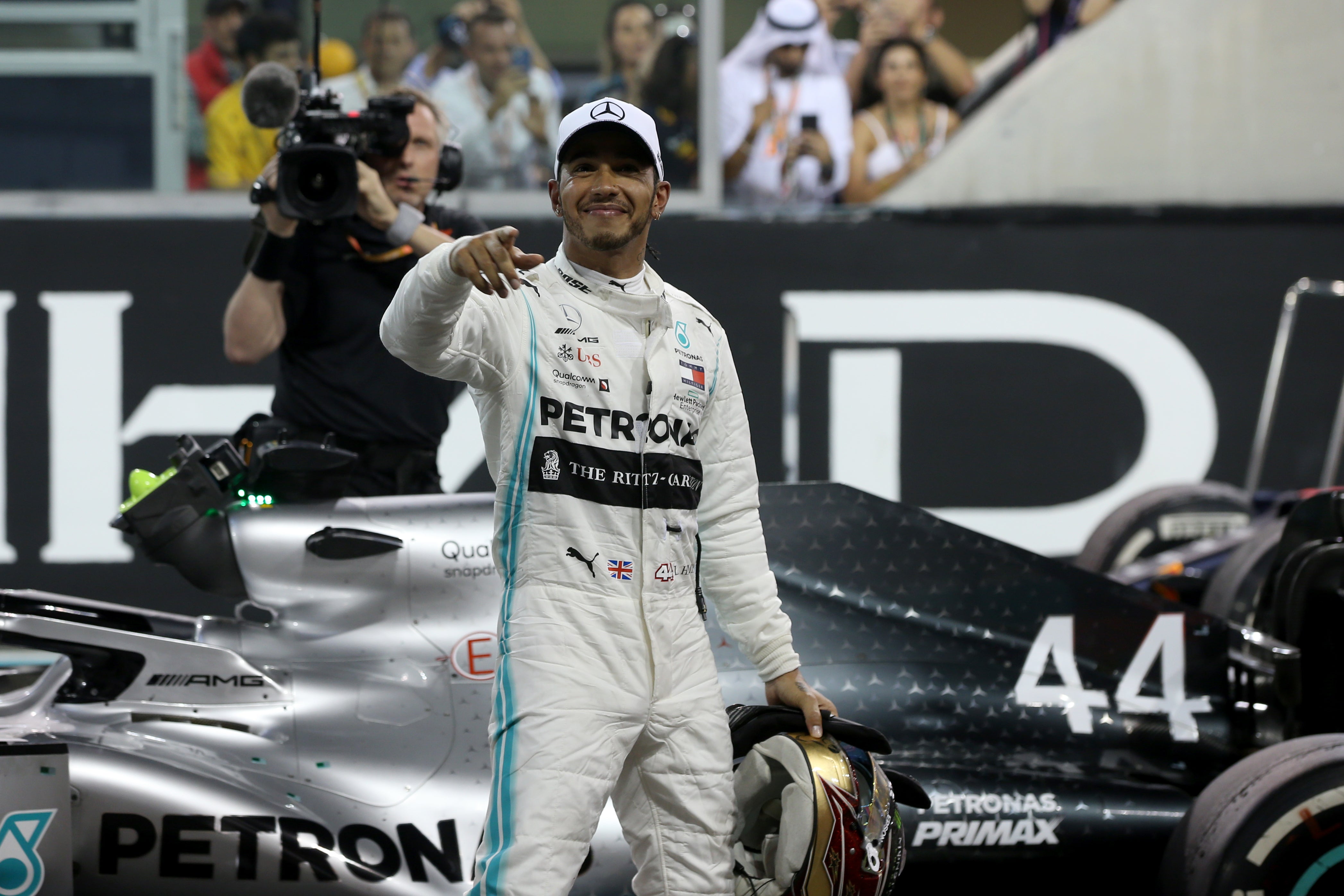 Hamilton held secret meeting with Red Bull before shock F1 move