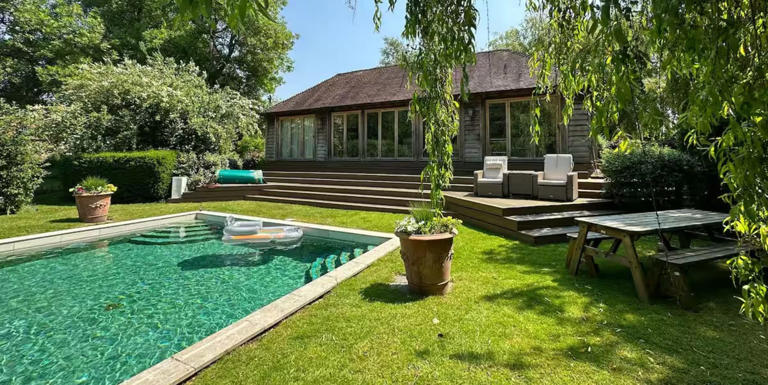 George Michael fans can stay in the pool house at his former ...