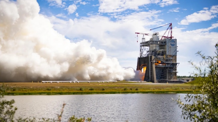 NASA fires Moon rocket engine at full power in test for future Artemis ...