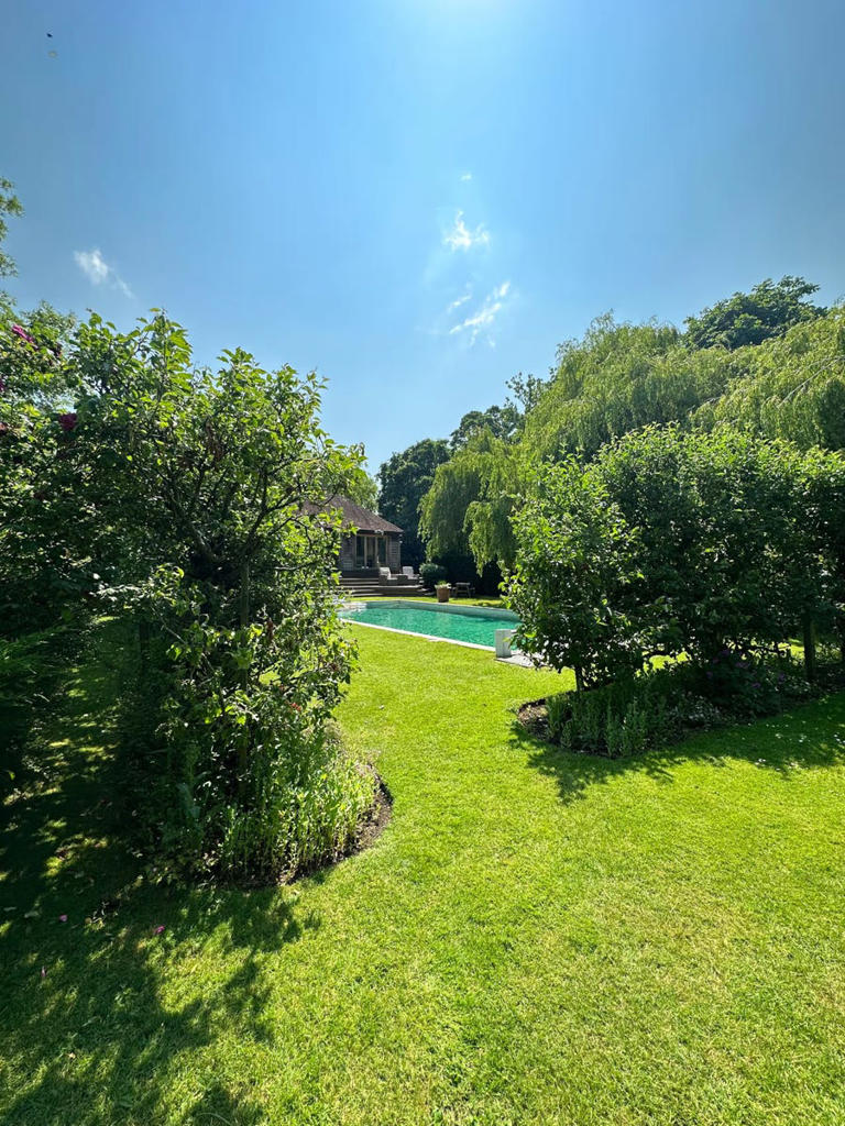 George Michael fans can stay in the pool house at his former ...