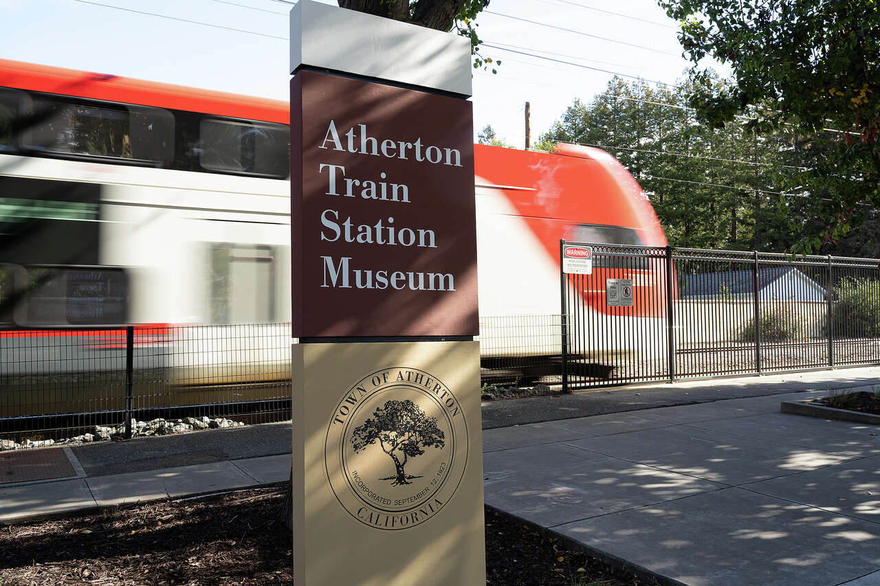 Bay Area town's new train museum avoids all political controversy