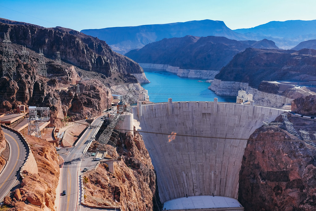 If Hoover Dam could no longer release water, Lake Mohave would drain